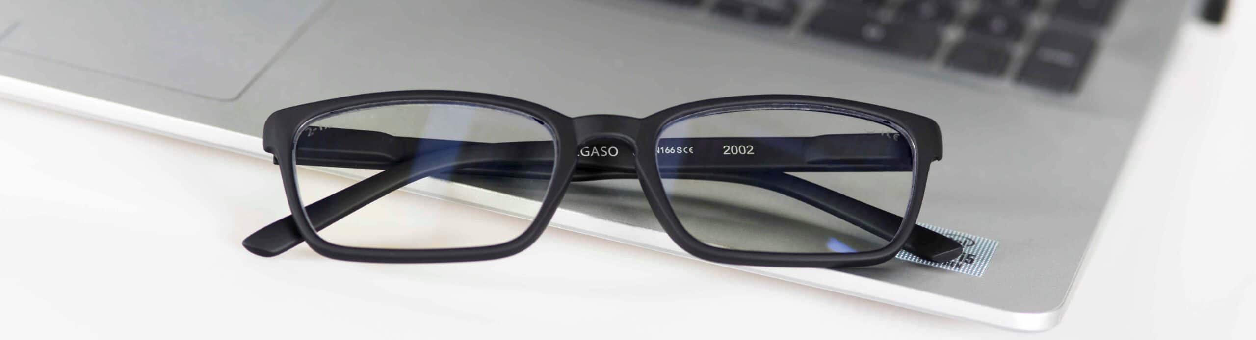 Gaming glasses, Screen protection